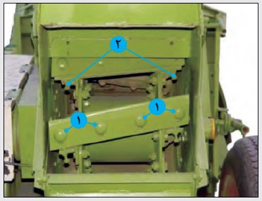 Two-row tractor chopper cutting chamber