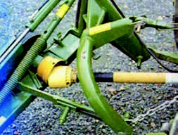 Connection points of Disk Mower and height stabilization chain