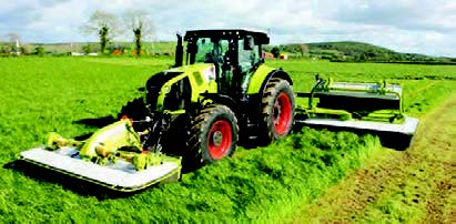 Rear-mounted and front-mounted mowers connected to the tractor